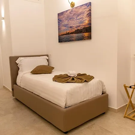 Palazzo Porzia - Vecchia 3* バーリ